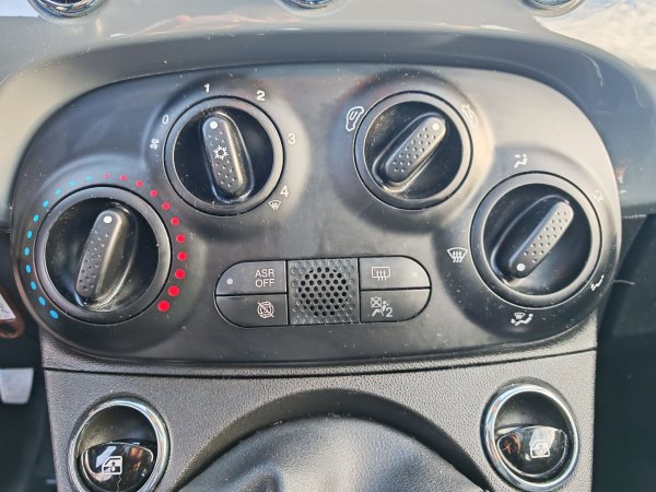 Fiat 500 0.9 8V TwinAir Lounge 63kW E6D Klima-Alu-M+S-PDC